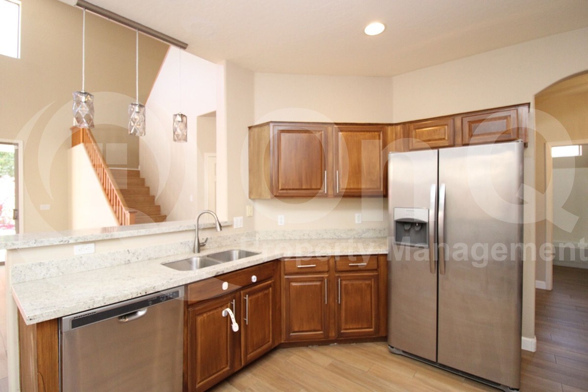 Primary Photo - 6841 S 26th Pl