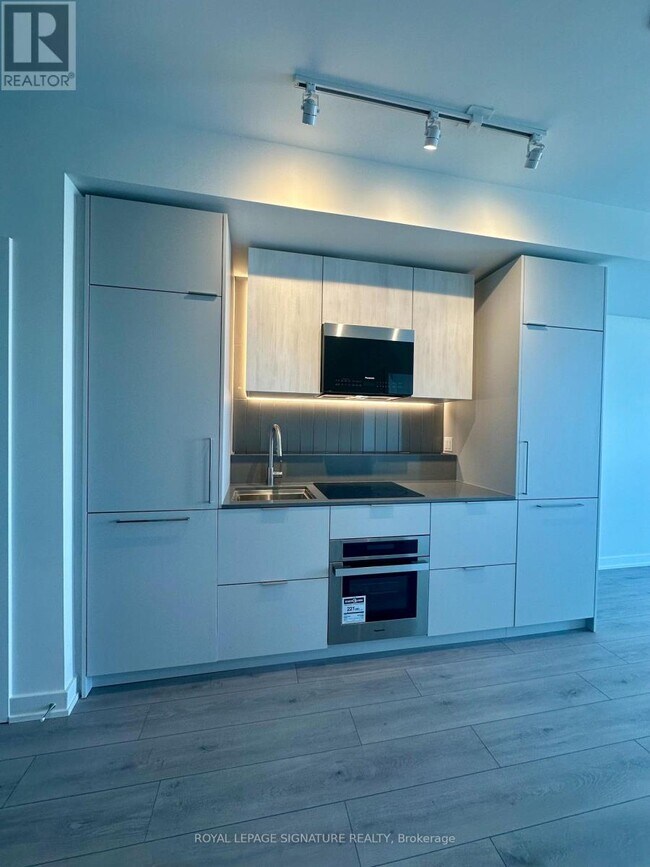 Photo du bâtiment - 1 Fairview Rd E