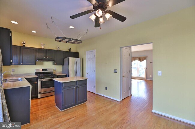 Building Photo - 3042 Madden Ct