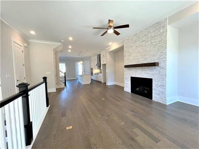Building Photo - 892 Mayfield Rd