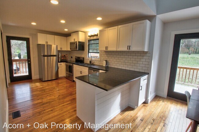 Building Photo - 3 br, 2 bath House - 1016 Wedgewood Ln.