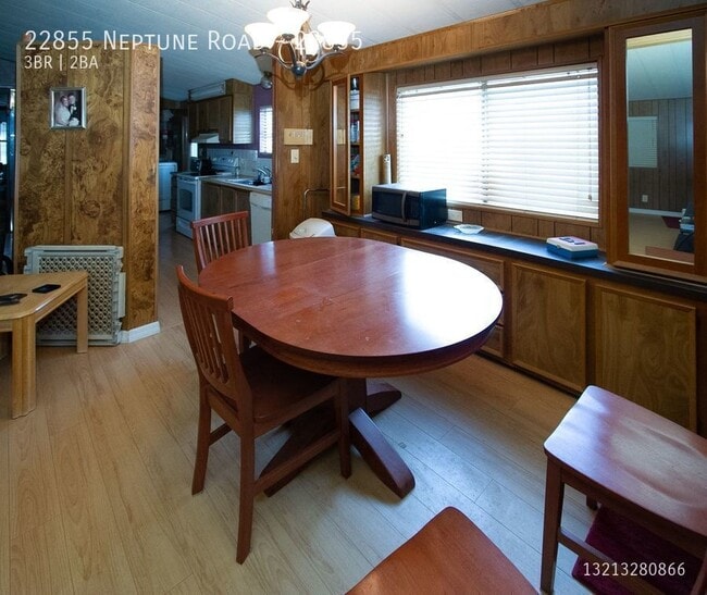 Foto del edificio - 22855 Neptune Rd