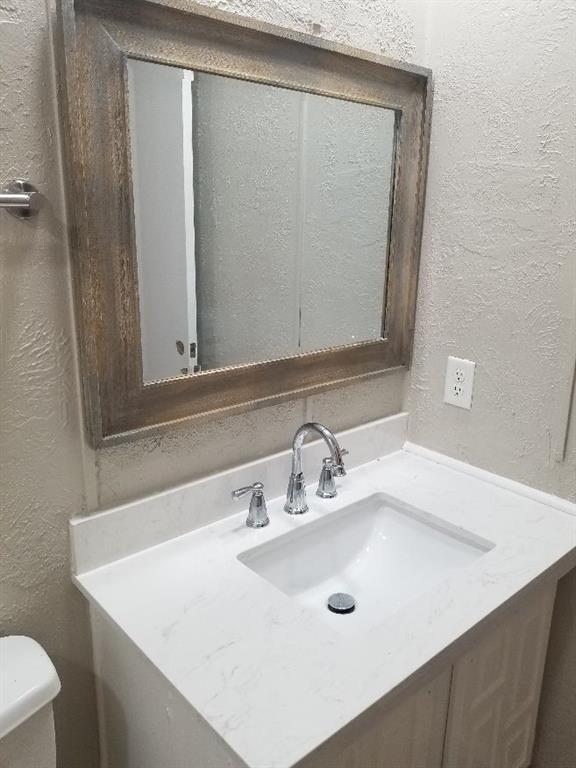 Foto del edificio - 8002 Knightwood Forest Dr