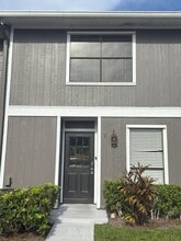 Building Photo - 799 Hill Dr