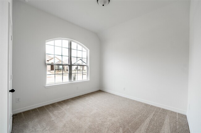 Building Photo - 5822 Westwood Shr Dr