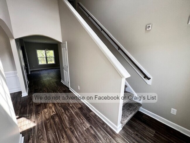 Building Photo - Eagles Ridge- Fishers Cove