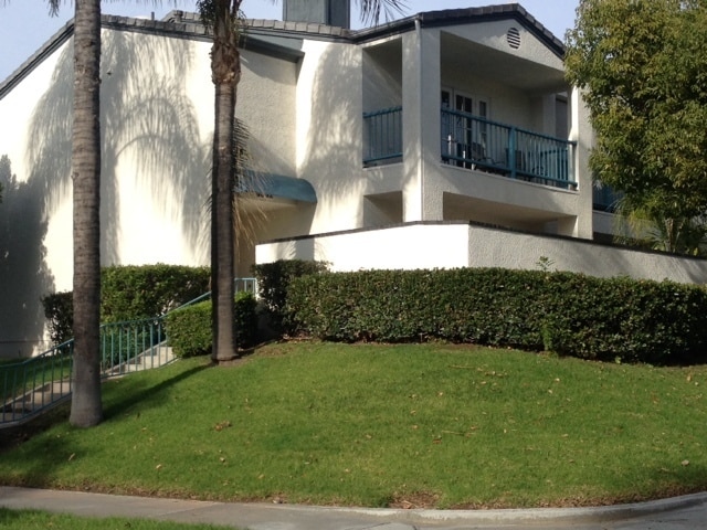 Via Zapata - 3bd/2.5ba Townhouse - Canyon Crest - Via Zapata - 3bd/2.5ba Townhouse - Canyon Crest