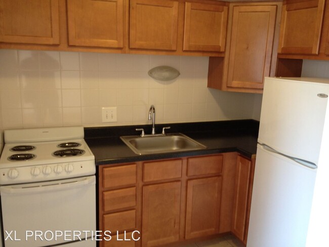 Building Photo - 1024 W Catalpa Ave