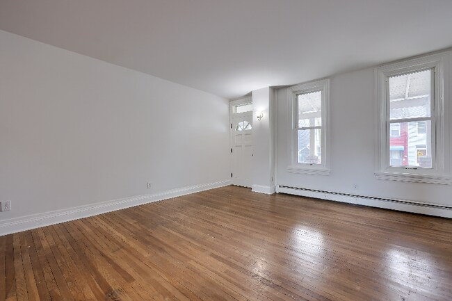 Building Photo - 541 N 2nd St