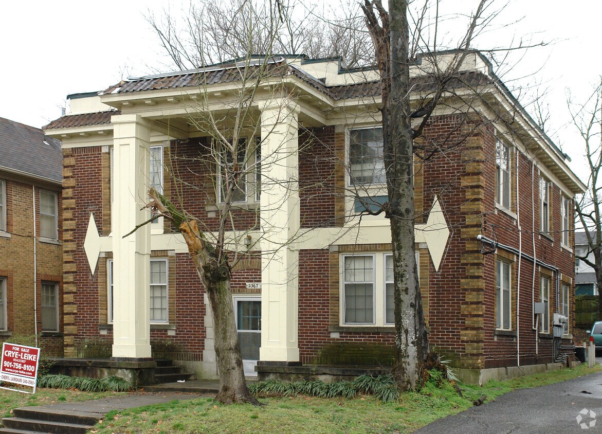 Building Photo - 2367 Forrest Ave