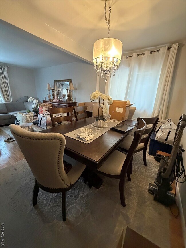 Foto del edificio - 144 Roslyn Rd