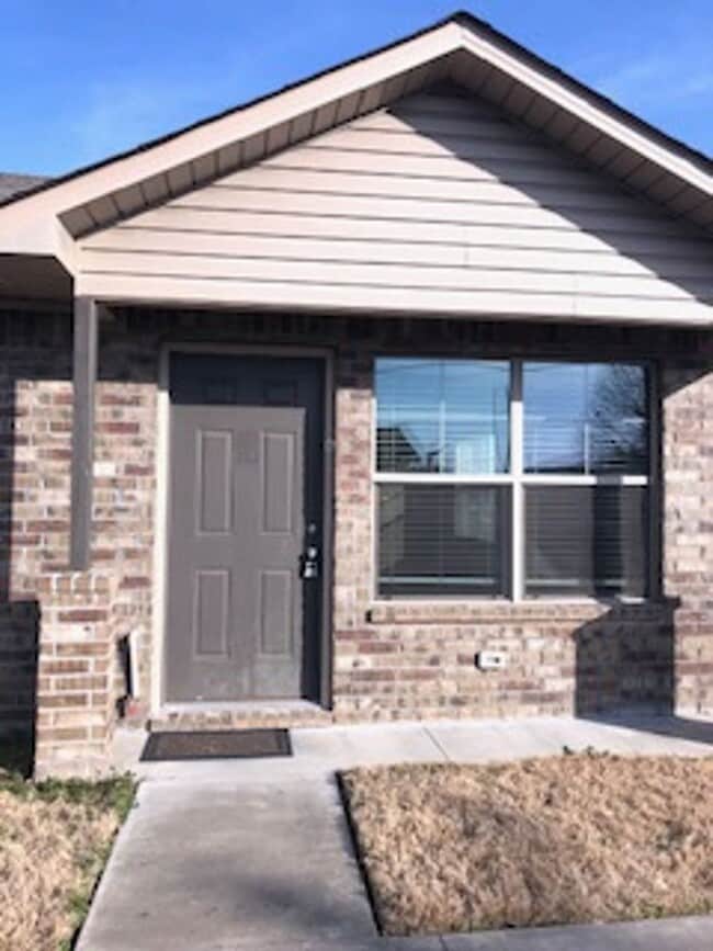 Building Photo - 5124 S 29th St