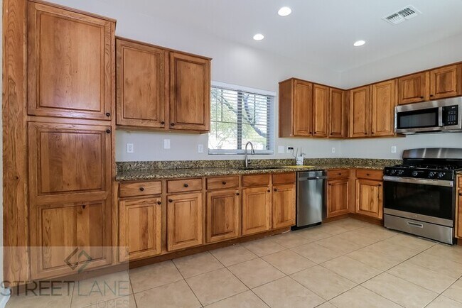 Building Photo - REDUCED! - Now offering $1025 off first fu...