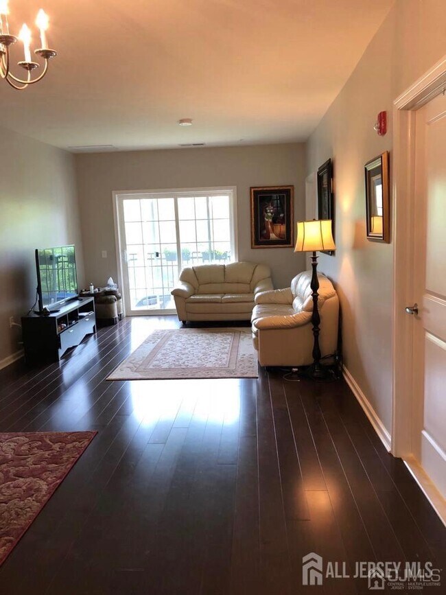Foto del edificio - 835 Liberty Ct