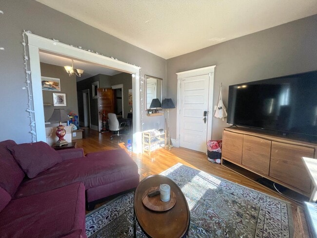 Foto del edificio - 603 NE Main St