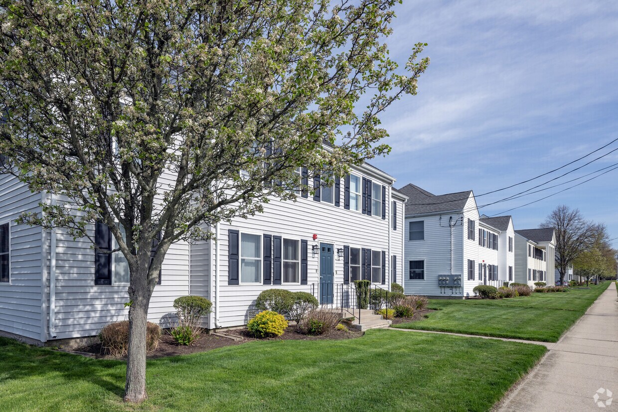 Foto principal - Newport Landings Apartment Community