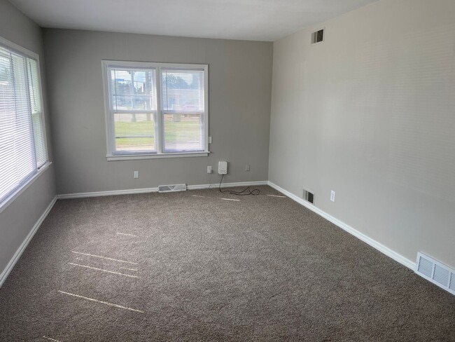 Foto del edificio - MOVE IN SPECIAL! 3 Bedroom Home with Huge ...