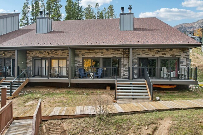 Foto del edificio - Serenity and Views with this 3 bedroom/3Bathroom Townhome in Buffalo Ridge