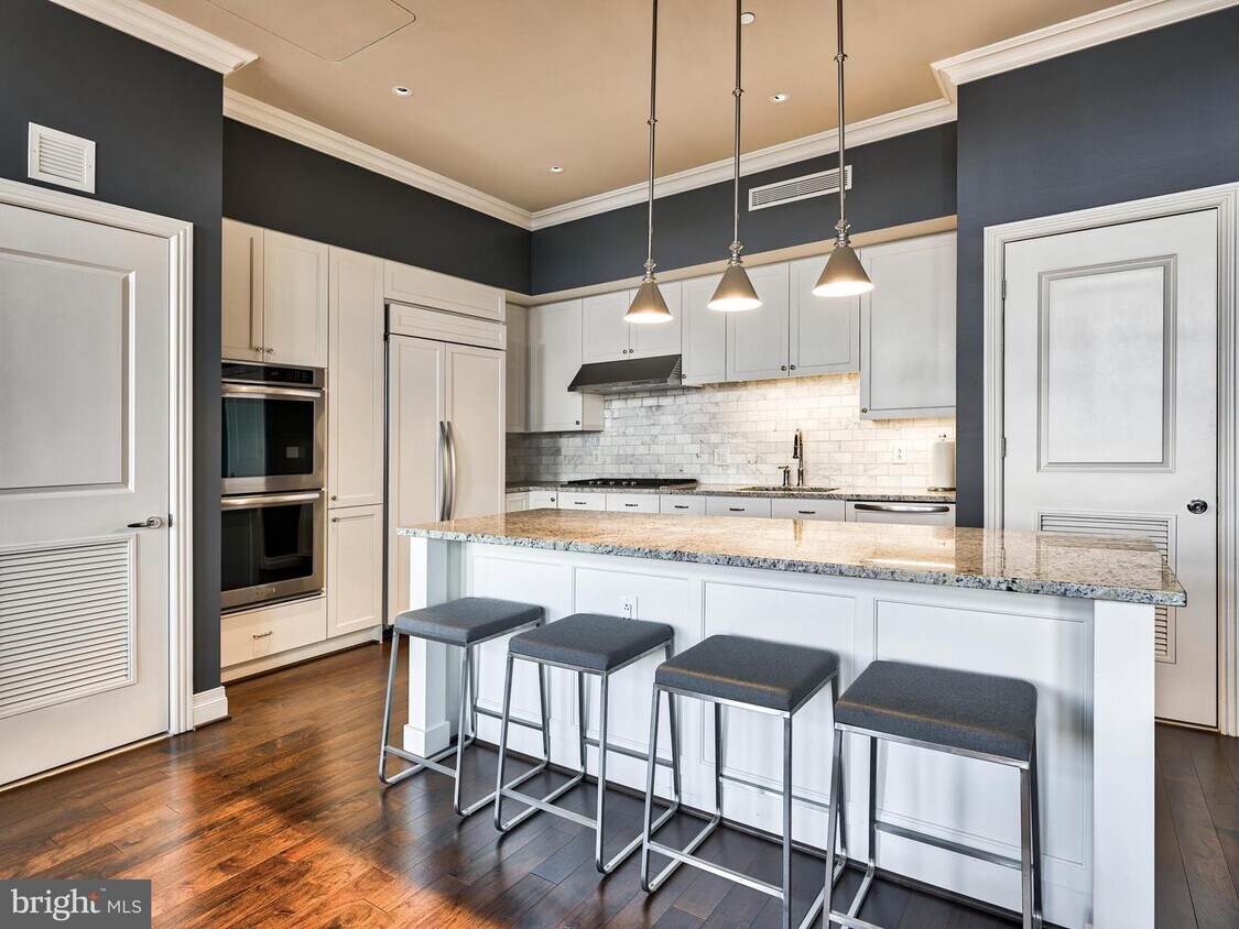 Foto principal - 2700 Woodley Rd NW