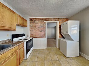 Building Photo - 192 E 11th Ave
