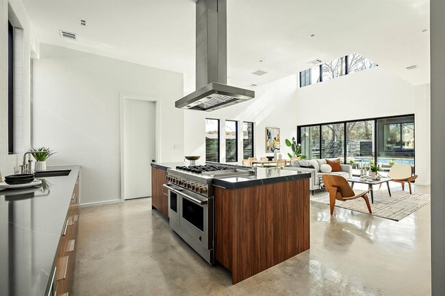 Foto del edificio - 2603 Little John Ln