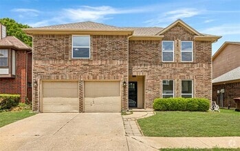 Building Photo - 783 Eiffel Dr