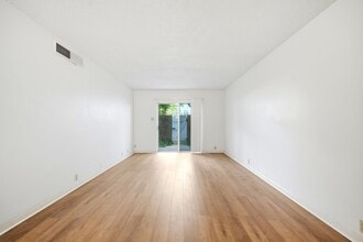 Building Photo - 2601 Bellefontaine