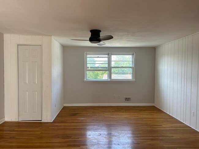 Building Photo - 14 Borman Dr