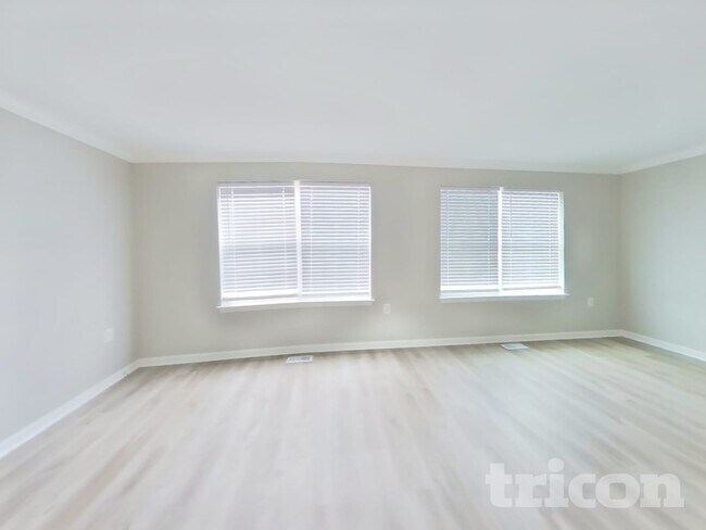 Foto del edificio - 4633 Sherwood Mills Rd