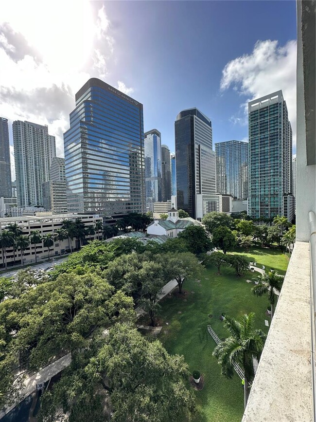 Foto del edificio - 495 Brickell Ave