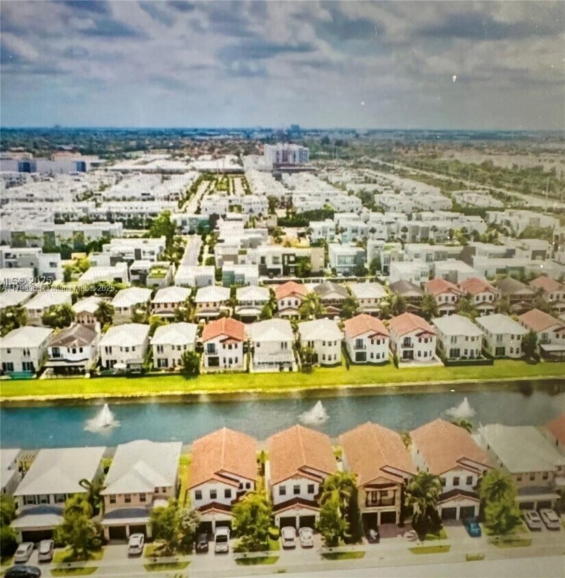 Foto del edificio - 10464 NW 70th Ln