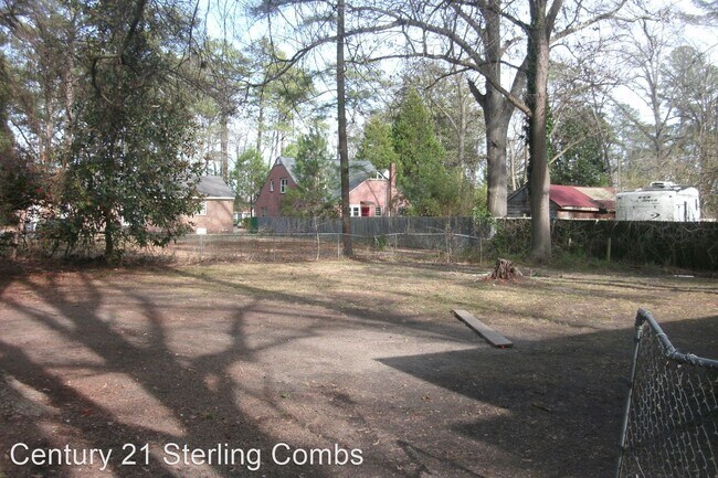 Building Photo - 3 br, 1 bath House - 1002 West Haven Blvd.