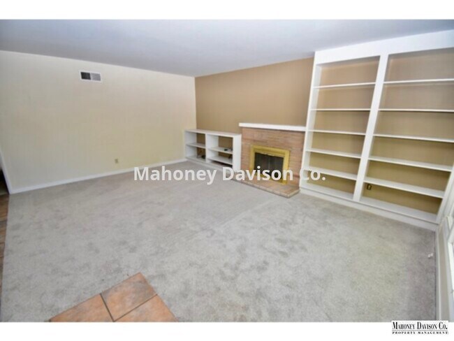 Foto del edificio - 13 El Rose Dr