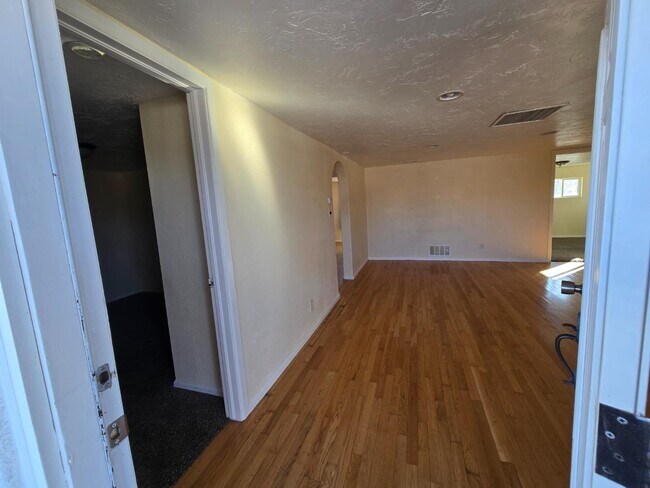 Building Photo - 3117-E 1/2 E 1/2 Rd