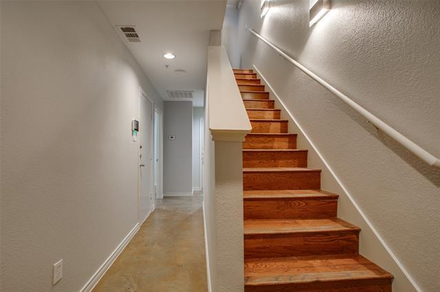Foto del edificio - 2415 Stutz Dr