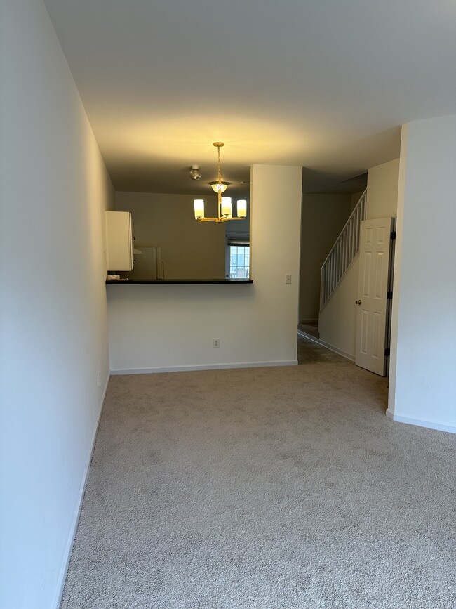 Building Photo - 40 Belhaven Dr