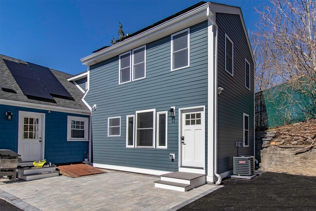 Building Photo - 59 Auriga St