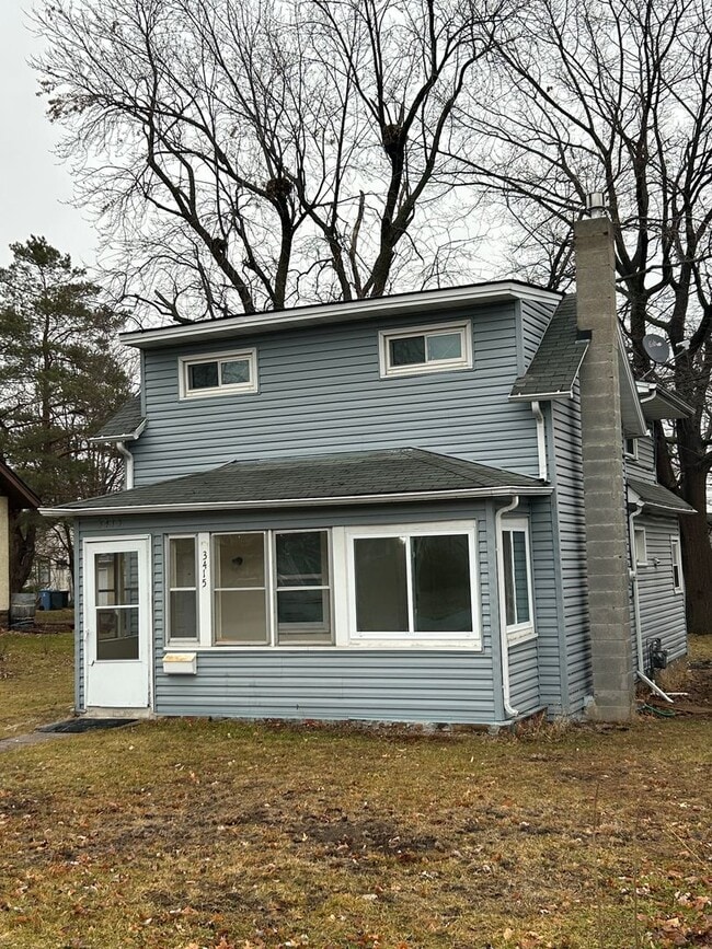 Building Photo - 3415 23rd Ave S