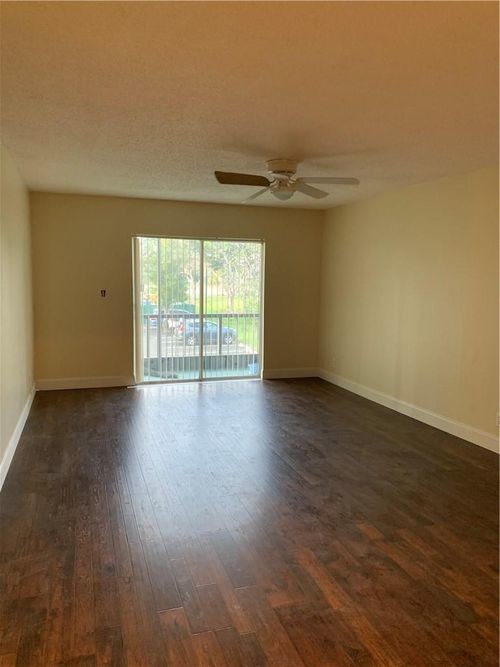 Foto del edificio - 4135 NW 88th Ave