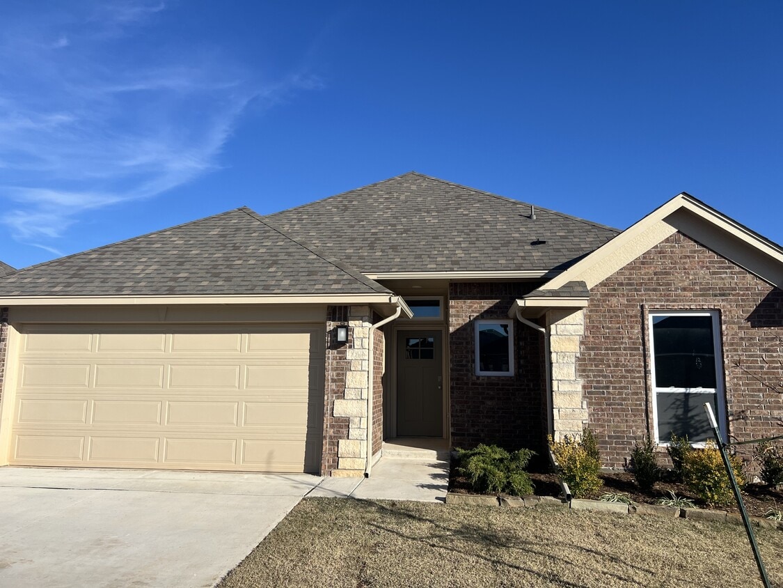 Foto principal - 13812 Klinsman Rd