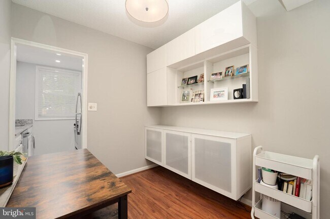 Building Photo - 4304 N Pershing Dr