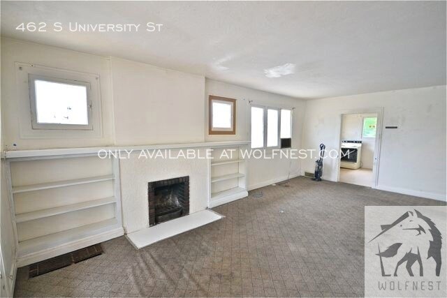 Building Photo - Charming 4 Bedroom University Home! No Dep...