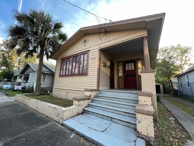 Photo - 2018 Mt Herman St House