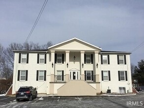 Building Photo - 225 E Winslow Rd