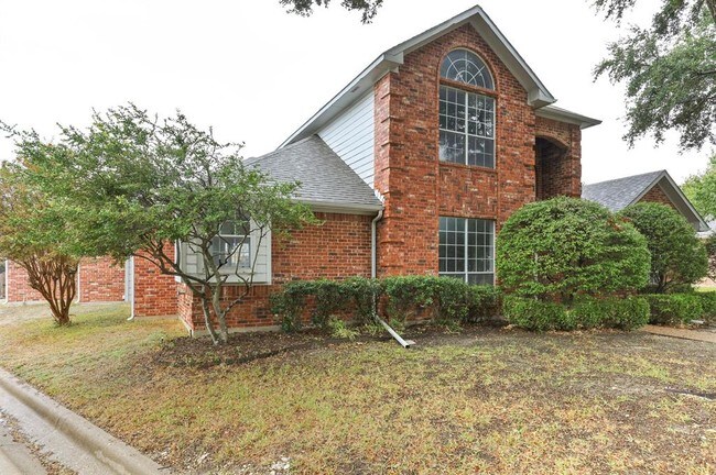 Building Photo - 2681 Clear Springs Ct