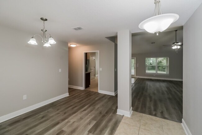 Building Photo - 803 Edith Dr