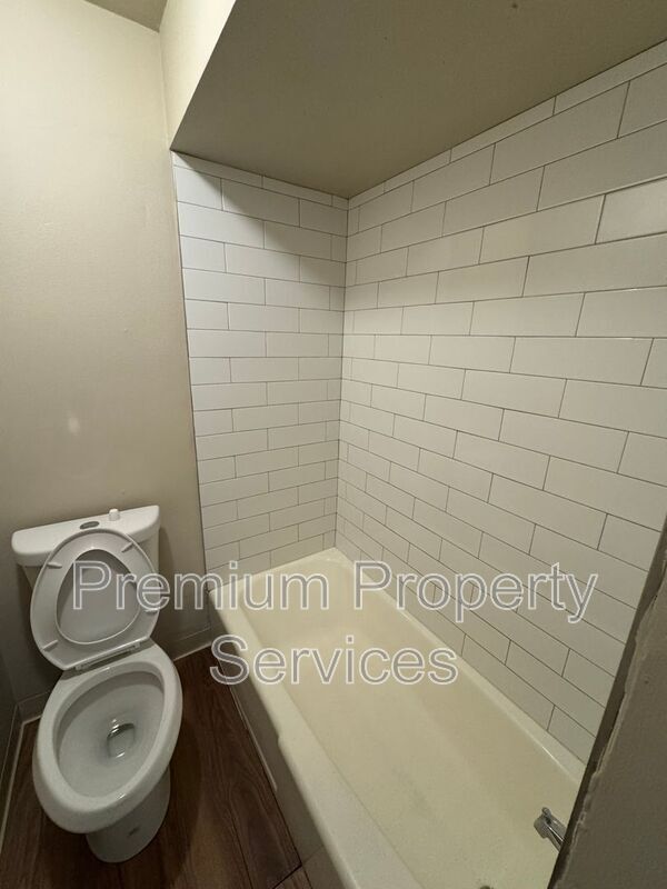 Building Photo - 3120 Prial Ave