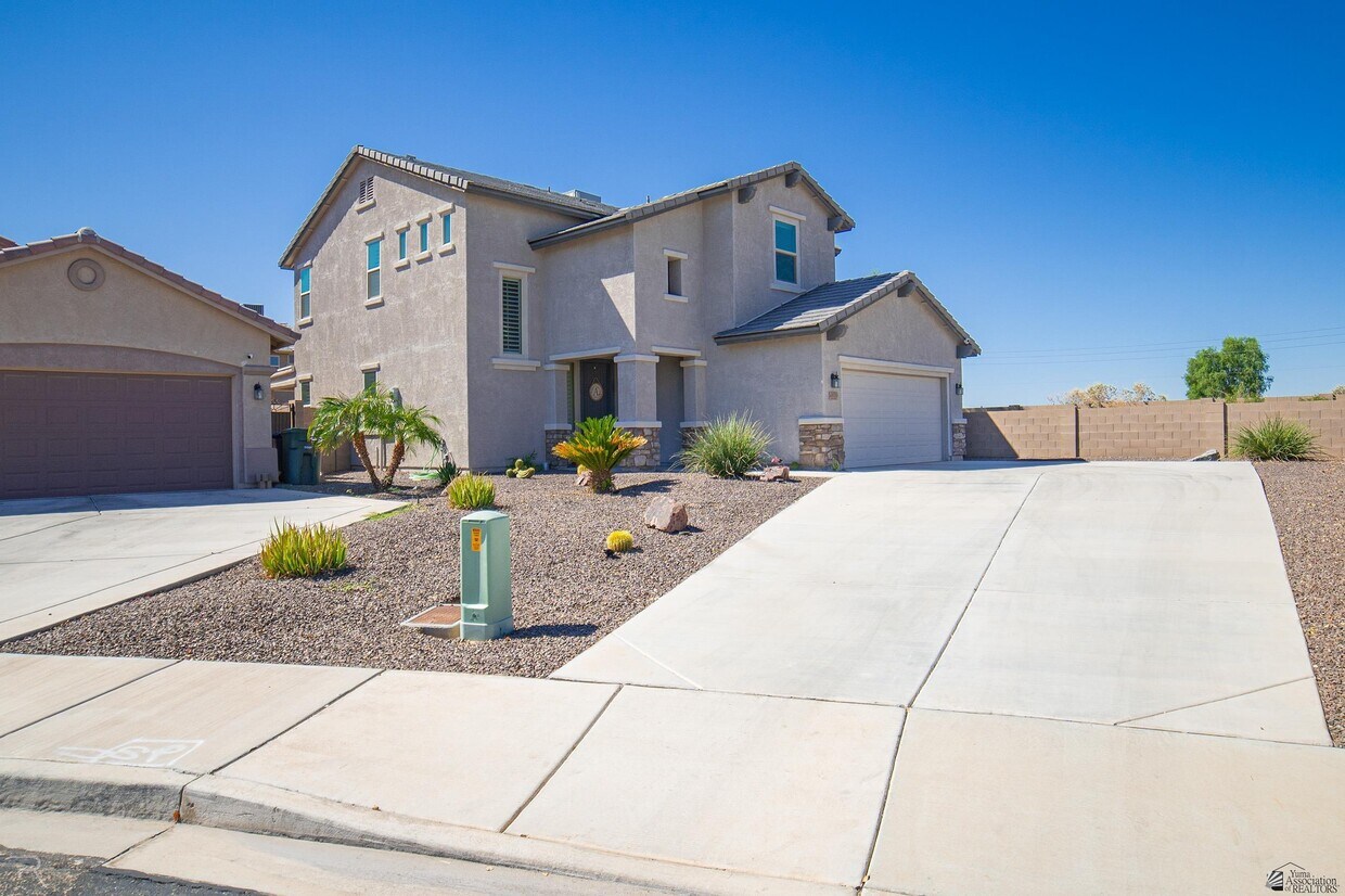 Foto principal - 6533 E 35th Pl