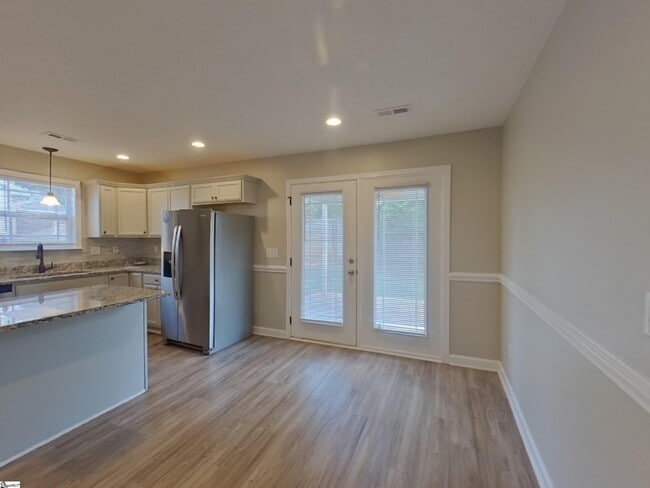 Building Photo - 114 Mistwood Ln