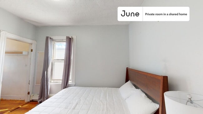 Building Photo - Private bedroom in 5 bed/1 bath Home